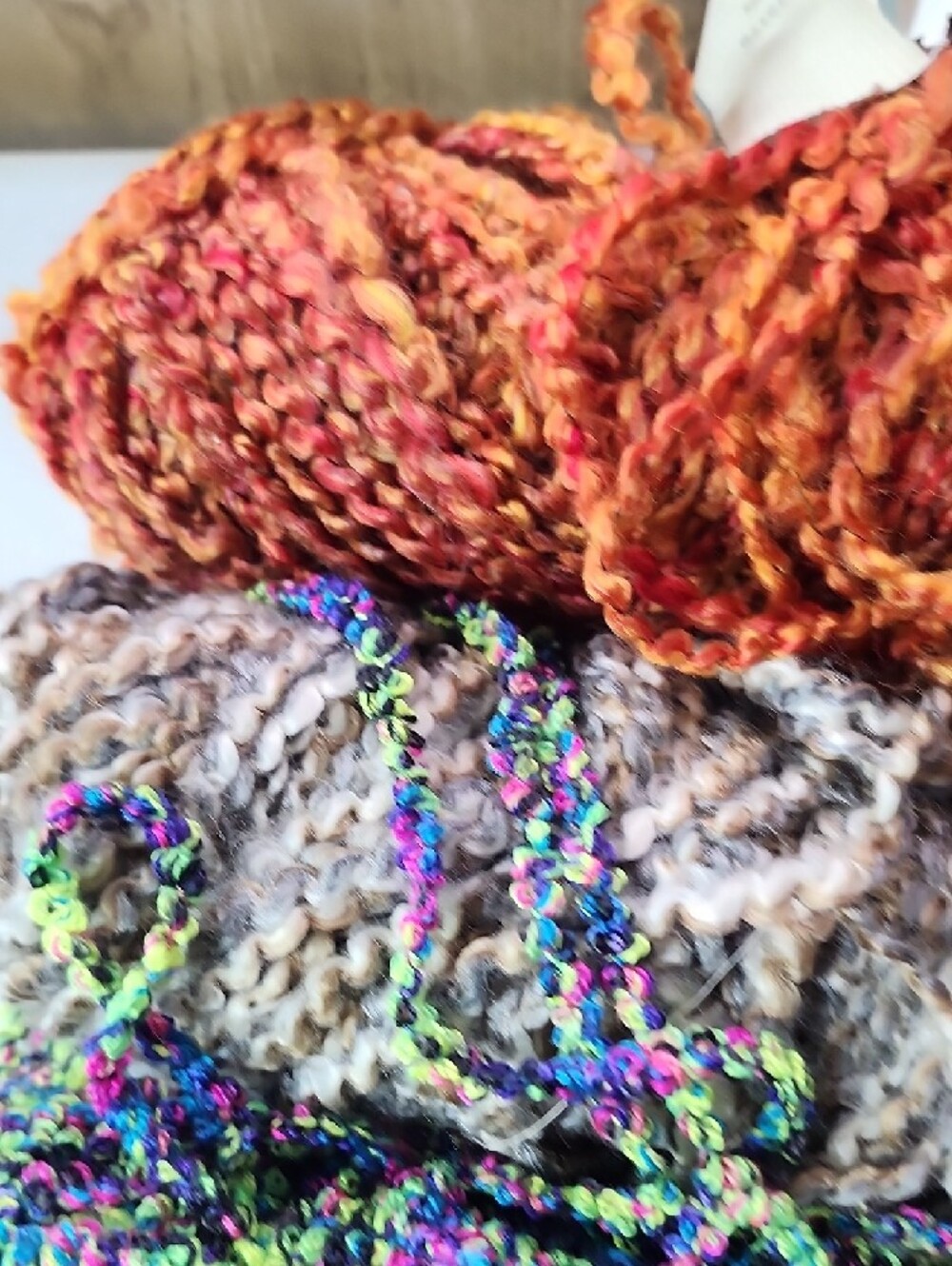 Wavey Crinkle Yarn - Picture 3 of 5